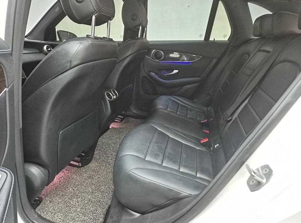 벤츠 GLC 클래스 GLC 300 4MATIC 사진 12
