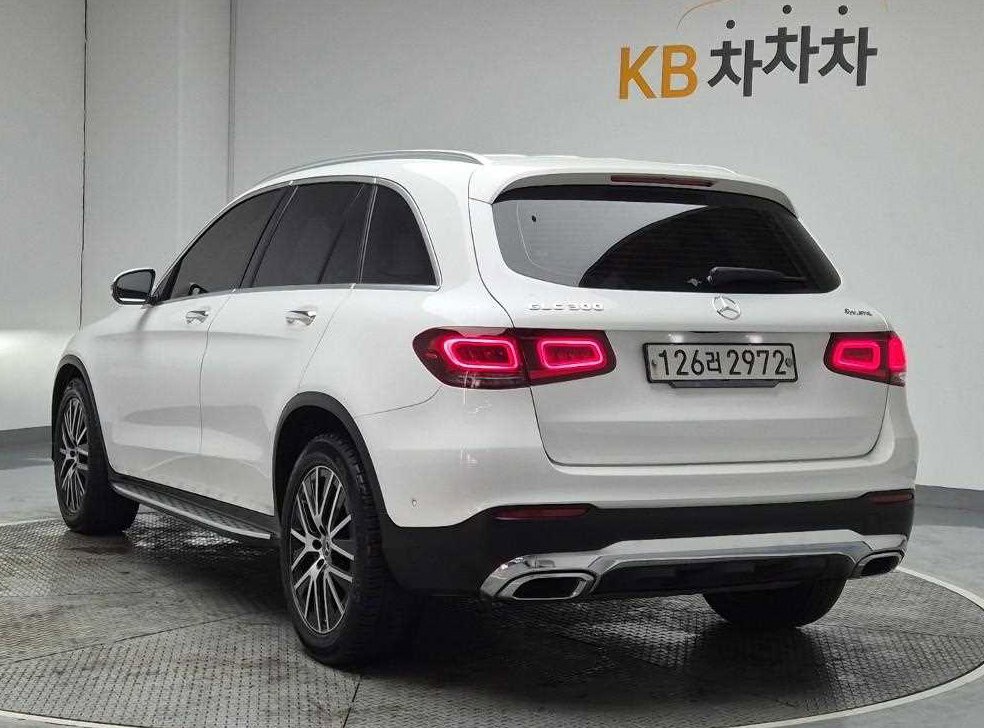 벤츠 GLC 클래스 GLC 300 4MATIC 사진 2