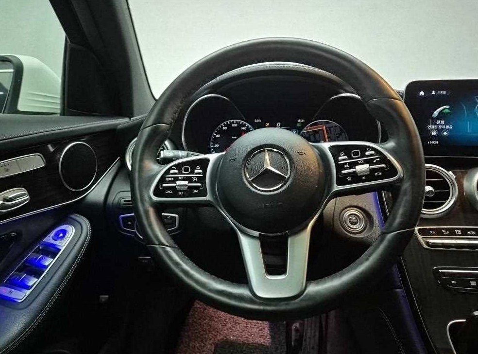벤츠 GLC 클래스 GLC 300 4MATIC 사진 9