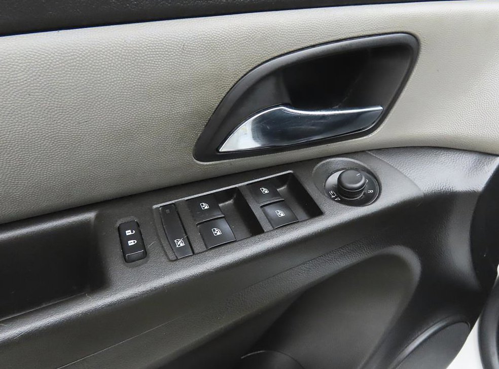 쉐보레 크루즈 1.8 LS 사진 15
