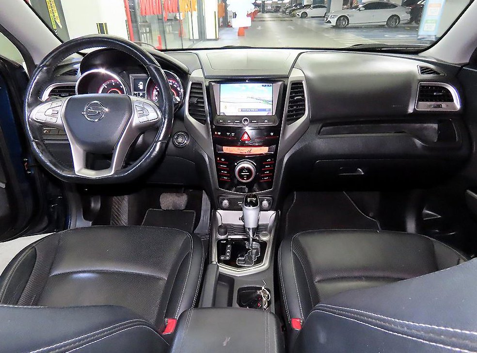 KG모빌리티(쌍용)  티볼리 디젤 2WD 1.6 LX 사진 10