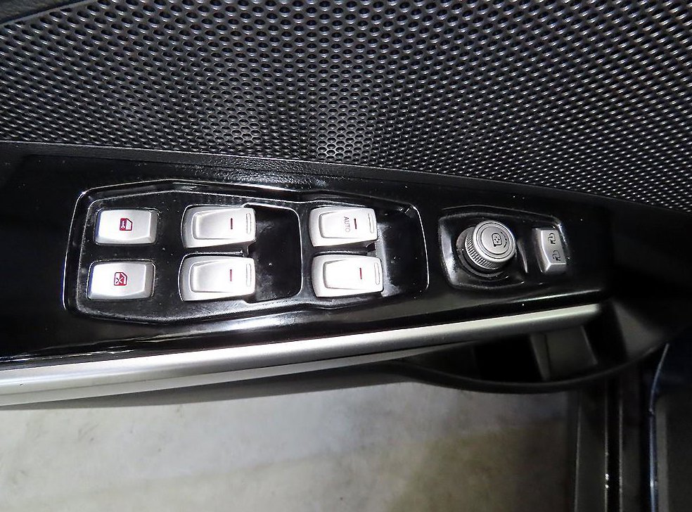KG모빌리티(쌍용)  티볼리 디젤 2WD 1.6 LX 사진 13
