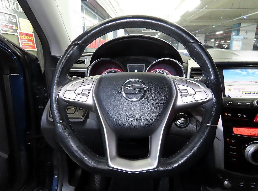 KG모빌리티(쌍용)  티볼리 디젤 2WD 1.6 LX 사진 8