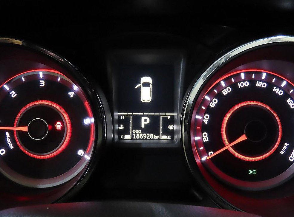 KG모빌리티(쌍용)  티볼리 디젤 2WD 1.6 LX 사진 9