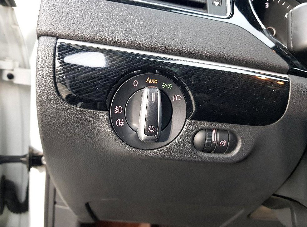 폭스바겐 제타 2.0 TDI 블루모션 프리미엄 사진 11