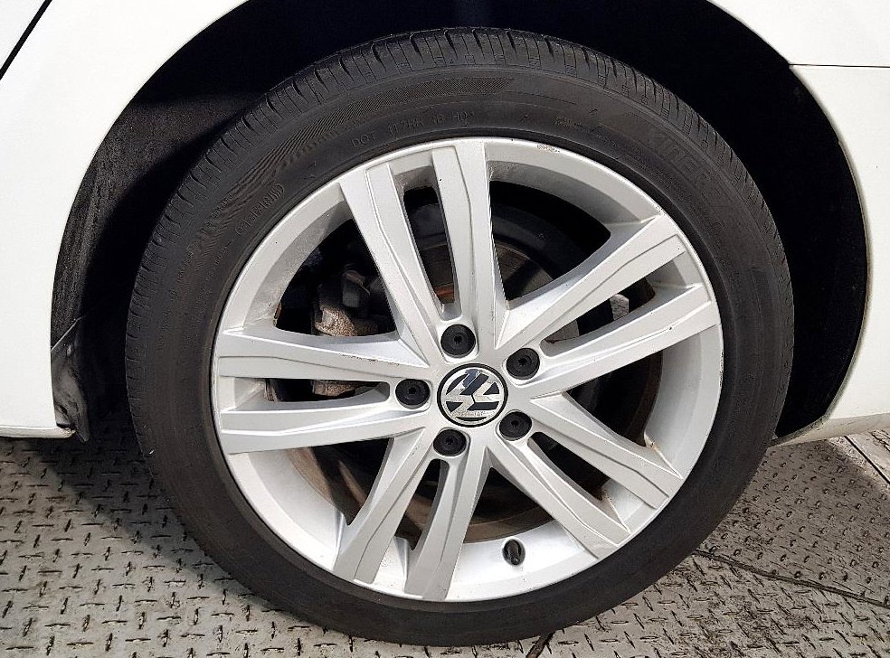폭스바겐 제타 2.0 TDI 블루모션 프리미엄 사진 20