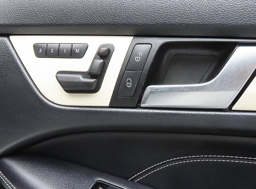 벤츠 C 클래스 C220 CDI 쿠페 사진 17