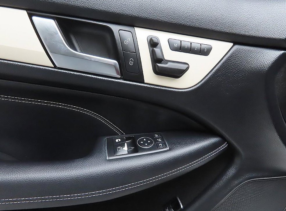 벤츠 C 클래스 C220 CDI 쿠페 사진 9