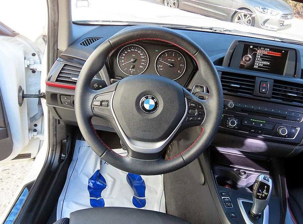 BMW 1시리즈 118d 스포츠 사진 8
