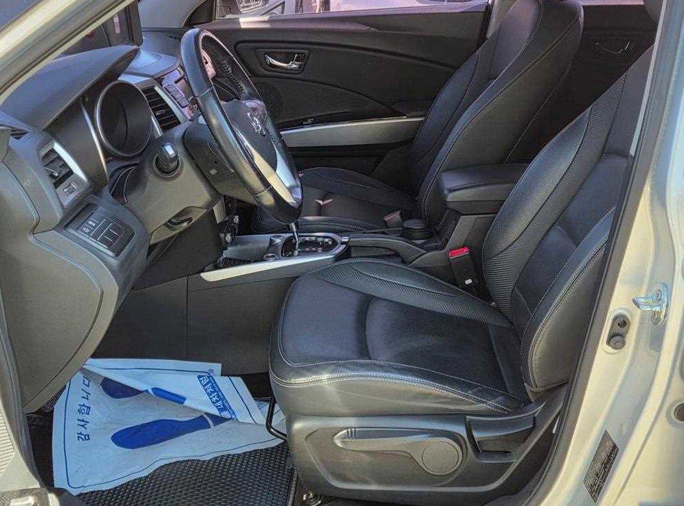 KG모빌리티(쌍용)  티볼리 가솔린 2WD 1.6 VX 사진 10