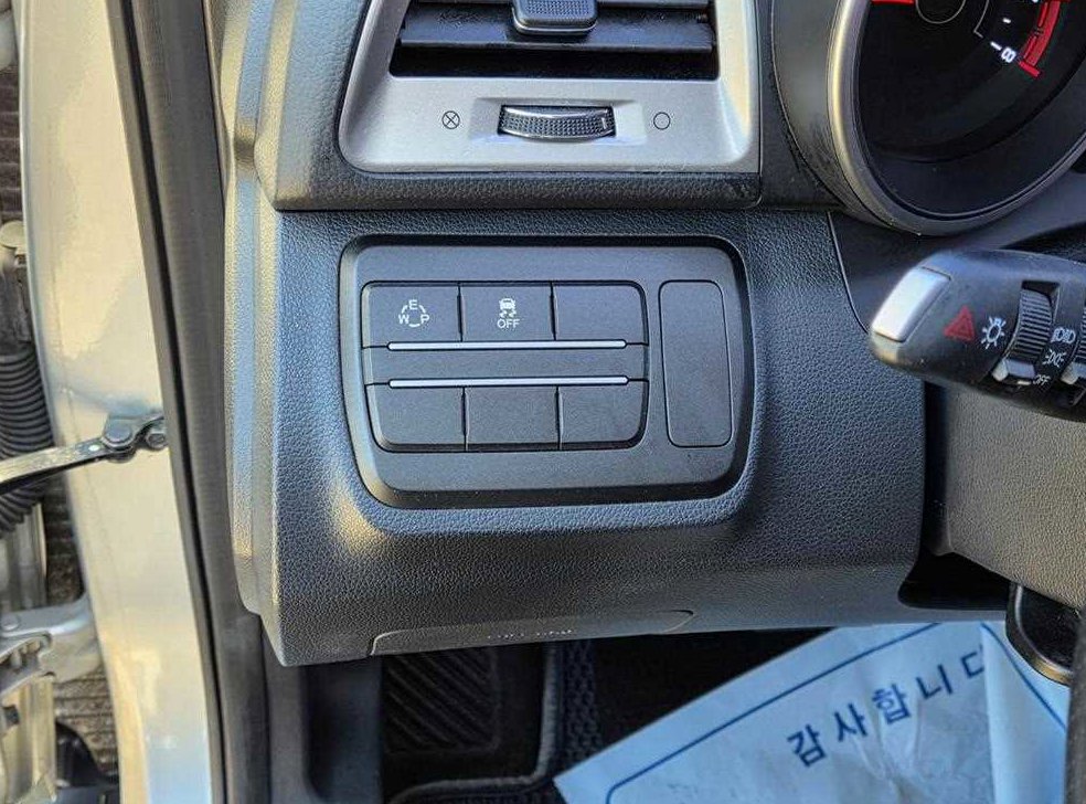 KG모빌리티(쌍용)  티볼리 가솔린 2WD 1.6 VX 사진 13