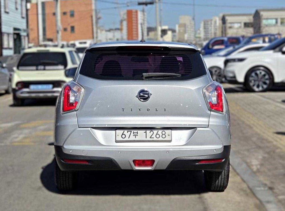 KG모빌리티(쌍용)  티볼리 가솔린 2WD 1.6 VX 사진 4