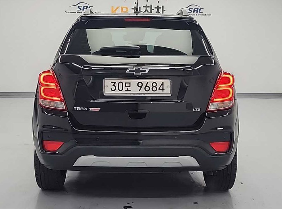 쉐보레 트랙스 가솔린 1.4 퍼펙트 블랙 사진 3