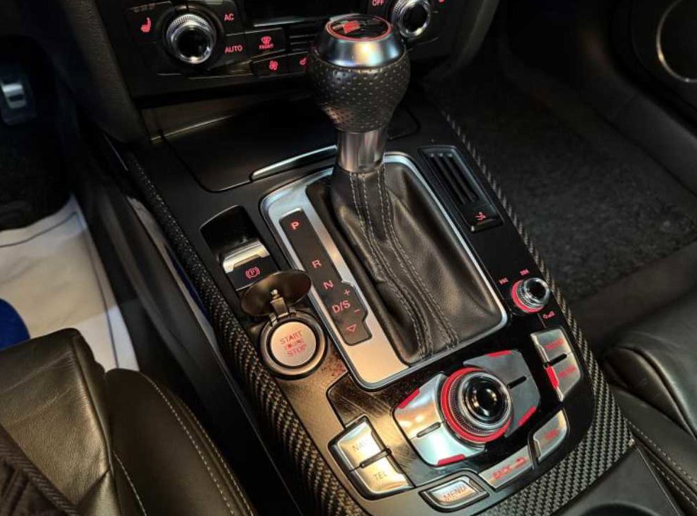 아우디 RS5 4.2 FSI 콰트로 사진 12