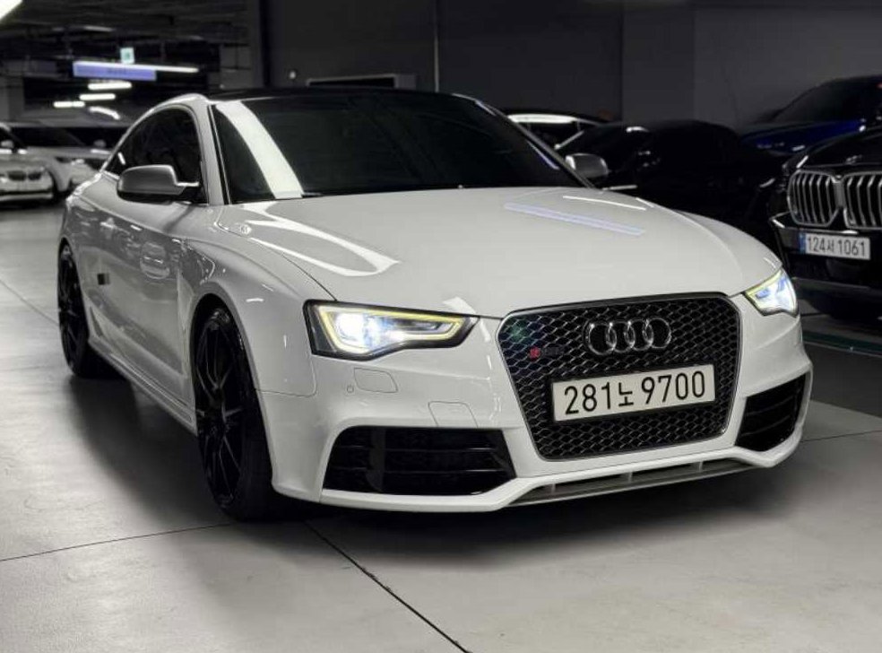 아우디 RS5 4.2 FSI 콰트로 사진 2