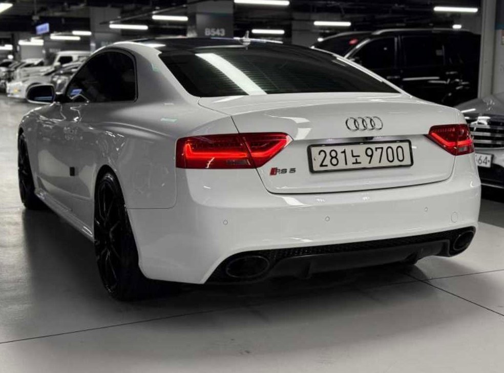 아우디 RS5 4.2 FSI 콰트로 사진 3