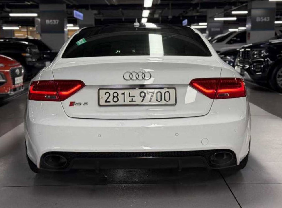 아우디 RS5 4.2 FSI 콰트로 사진 4