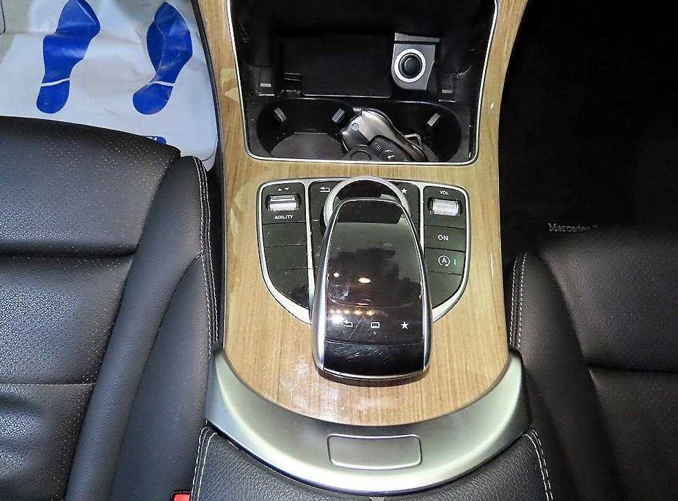 벤츠 C 클래스 C220 블루텍 익스클루시브 사진 12