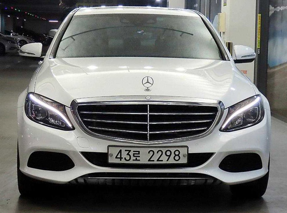 벤츠 C 클래스 C220 블루텍 익스클루시브 사진 2