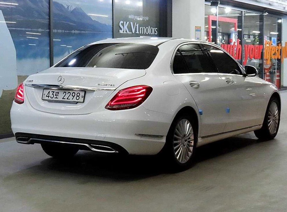 벤츠 C 클래스 C220 블루텍 익스클루시브 사진 4