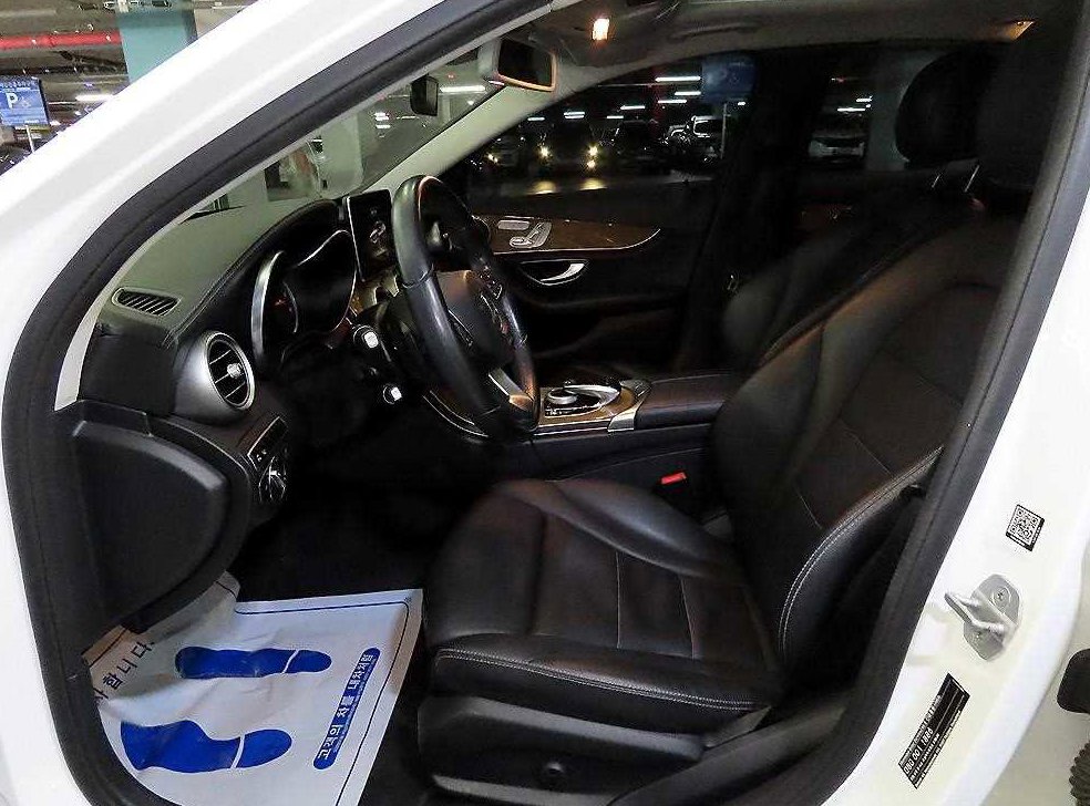 벤츠 C 클래스 C220 블루텍 익스클루시브 사진 6