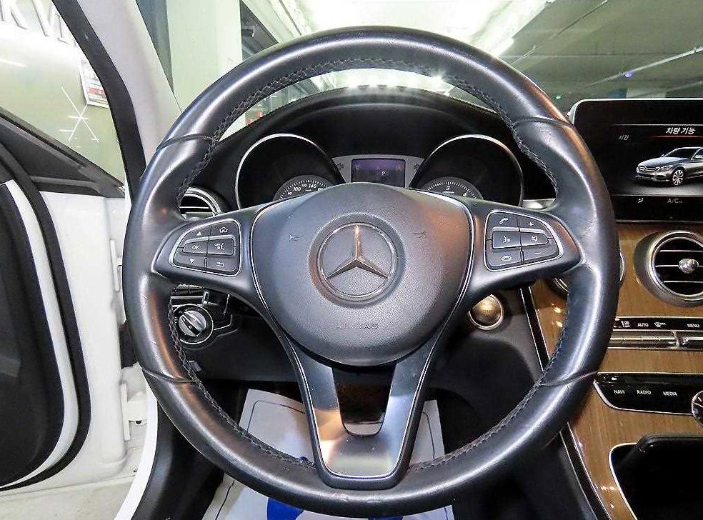 벤츠 C 클래스 C220 블루텍 익스클루시브 사진 8