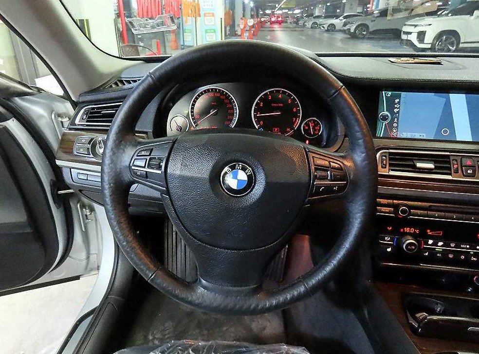 BMW 7시리즈 740 사진 8