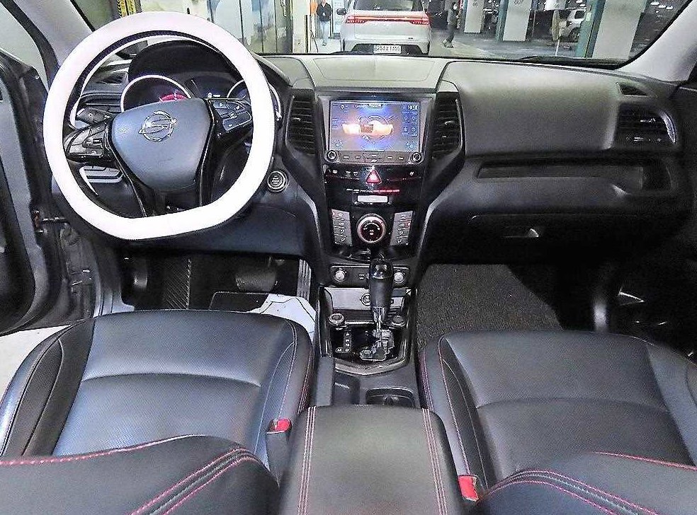 KG모빌리티(쌍용)  티볼리 4WD 디젤 1.6 IX 사진 10