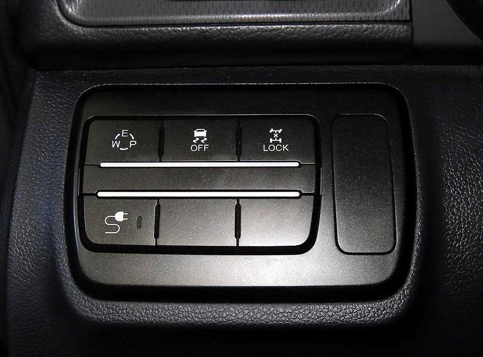 KG모빌리티(쌍용)  티볼리 4WD 디젤 1.6 IX 사진 13