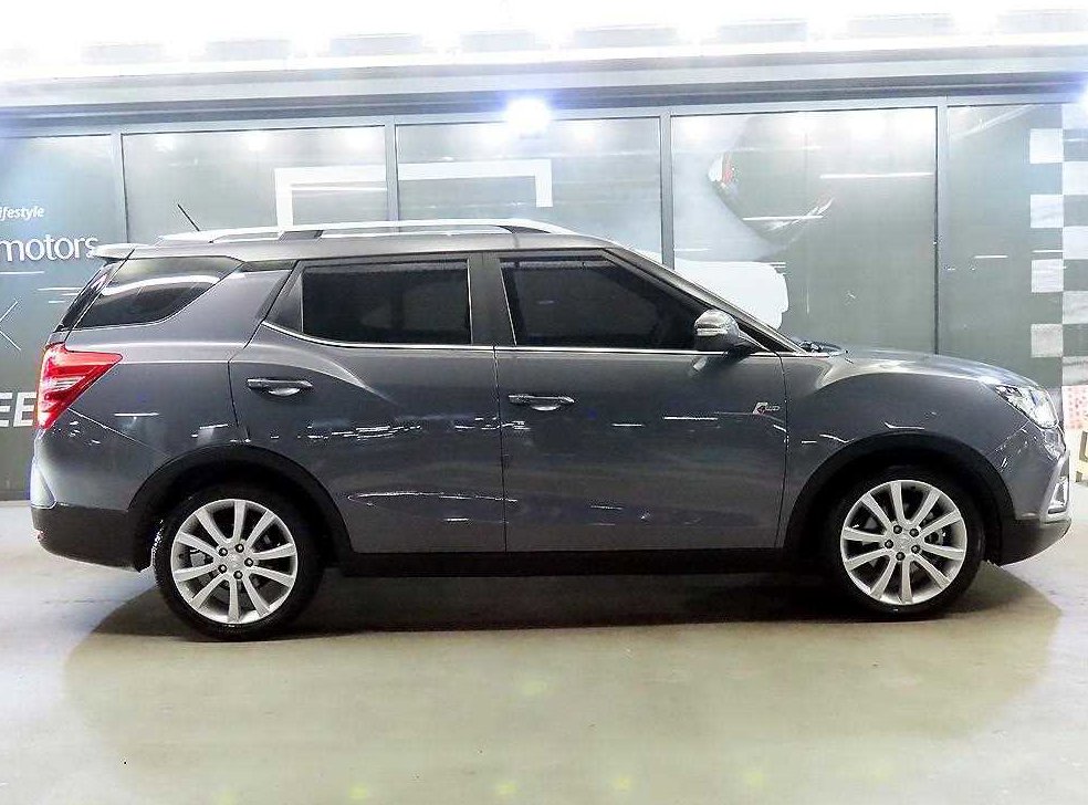 KG모빌리티(쌍용)  티볼리 4WD 디젤 1.6 IX 사진 3