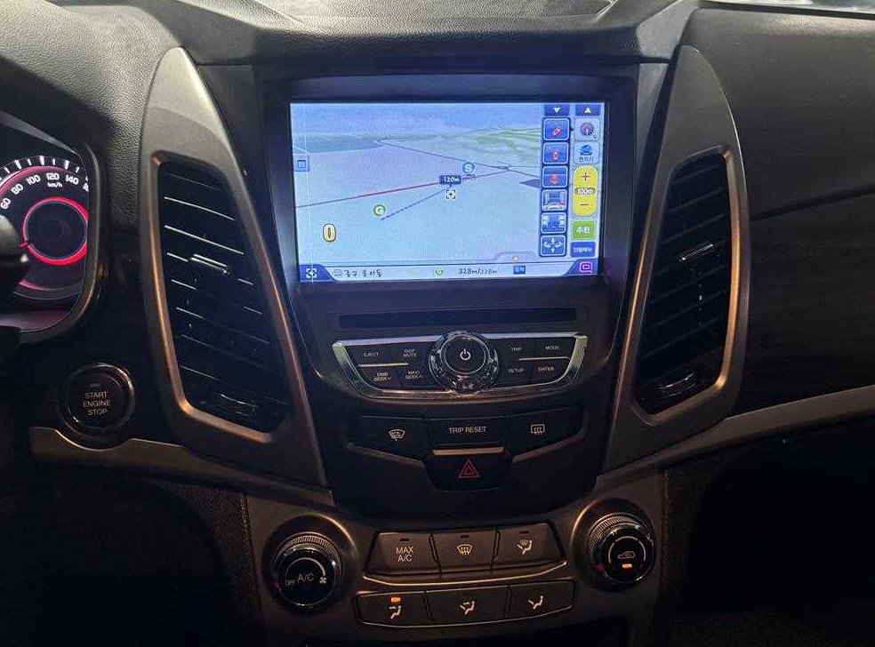 KG모빌리티(쌍용)  코란도 2WD 2.2 RX 사진 13