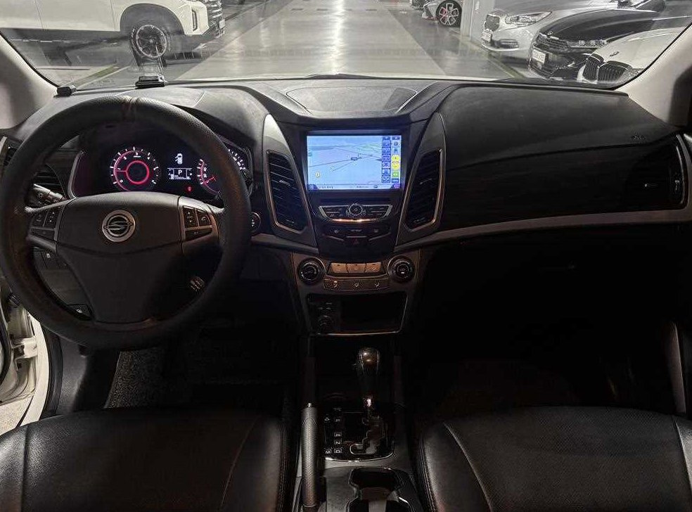 KG모빌리티(쌍용)  코란도 2WD 2.2 RX 사진 8