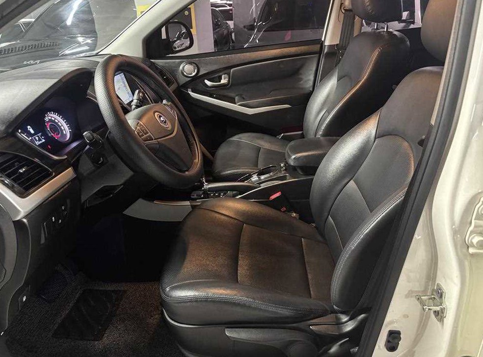KG모빌리티(쌍용)  코란도 2WD 2.2 RX 사진 9