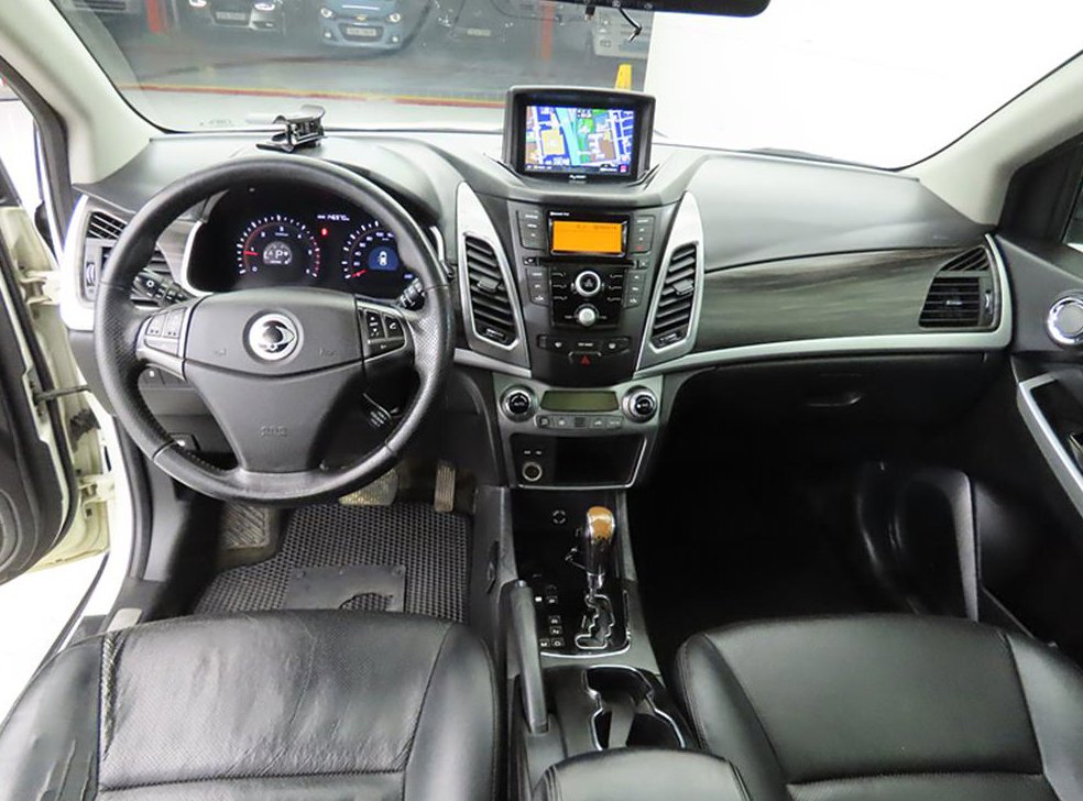 KG모빌리티(쌍용)  코란도 2WD 2.0 어드벤처 사진 7