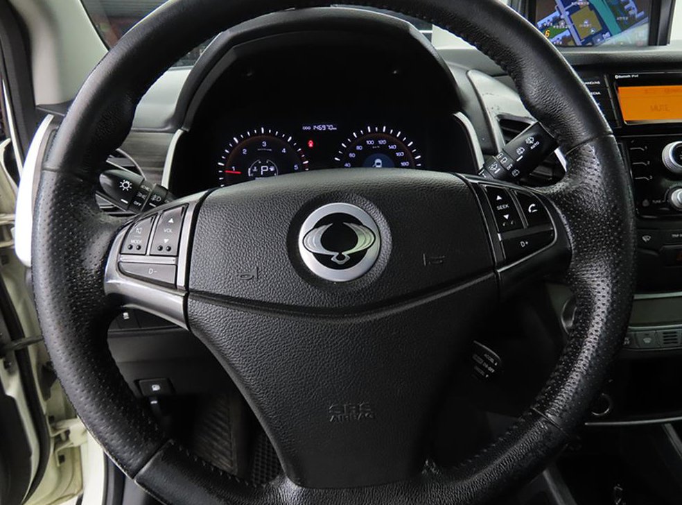 KG모빌리티(쌍용)  코란도 2WD 2.0 어드벤처 사진 8