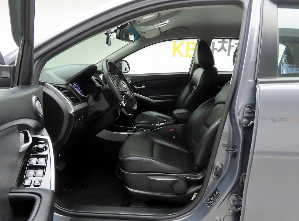 KG모빌리티(쌍용)  코란도 4WD 2.0 RX 사진 13