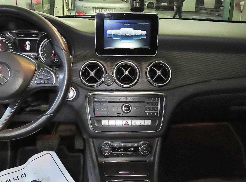 벤츠 GLA 클래스 GLA220 사진 11