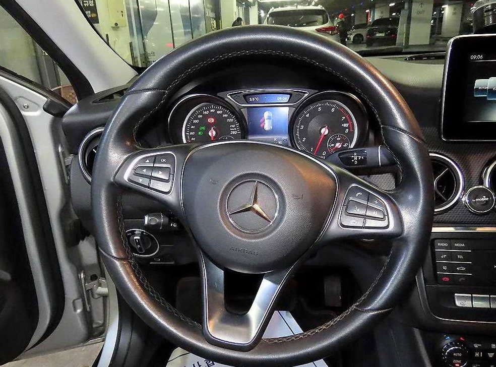 벤츠 GLA 클래스 GLA220 사진 8