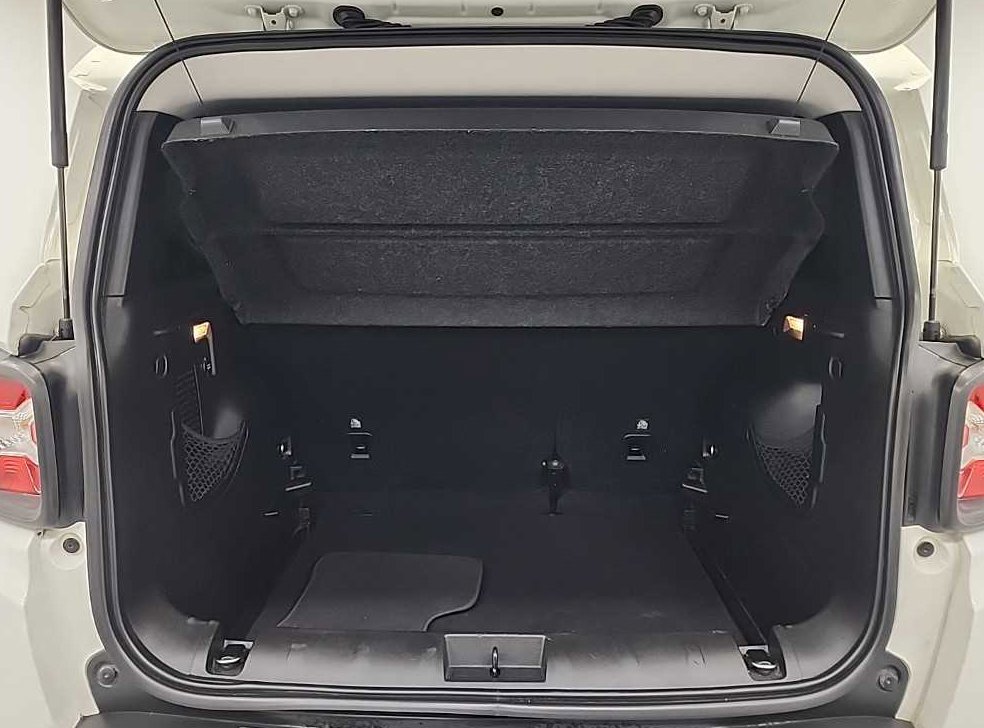 지프 레니게이드 2.0 디젤 론지튜드 AWD 사진 18