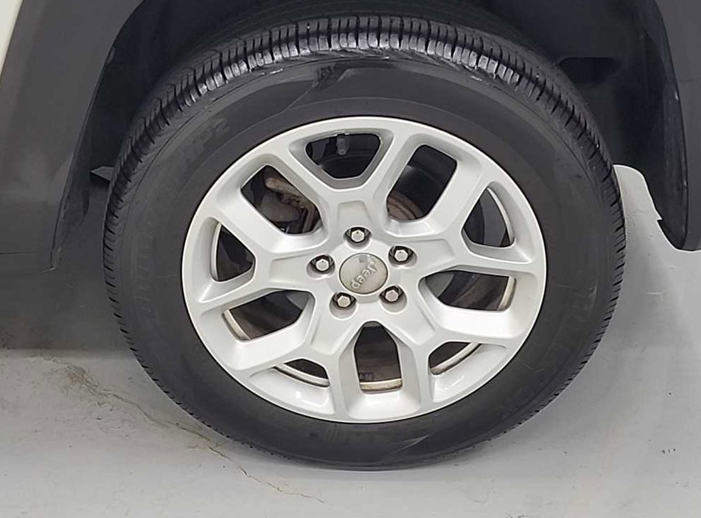 지프 레니게이드 2.0 디젤 론지튜드 AWD 사진 20