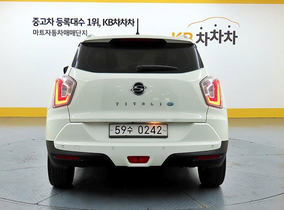 KG모빌리티(쌍용)  티볼리 디젤 2WD 1.6 LX 사진 3