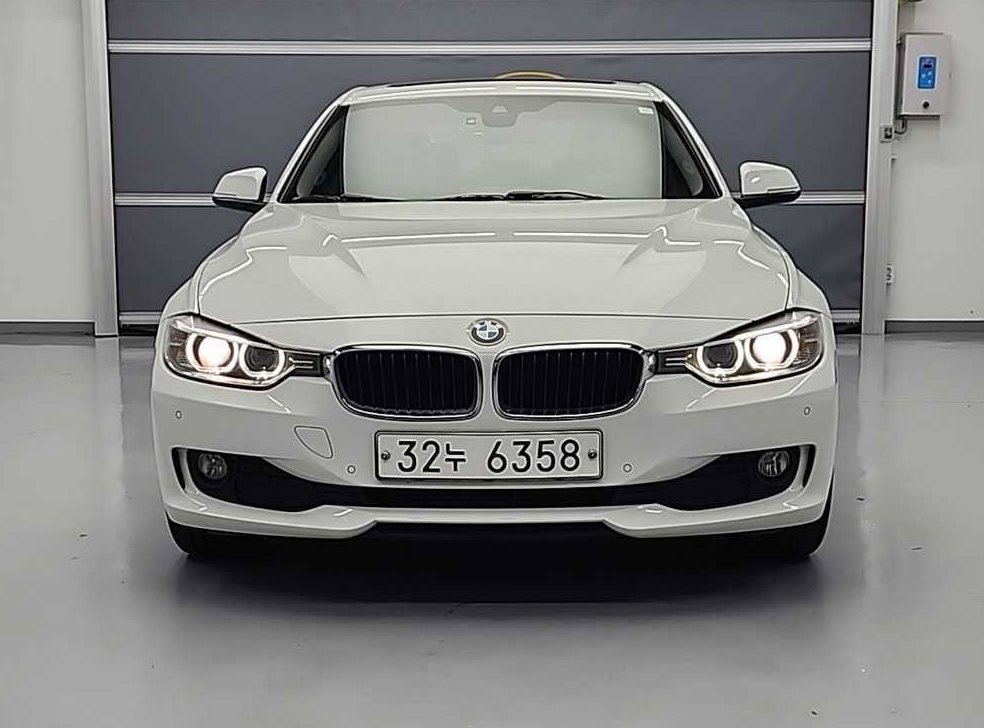 BMW 3시리즈 320d 사진 12