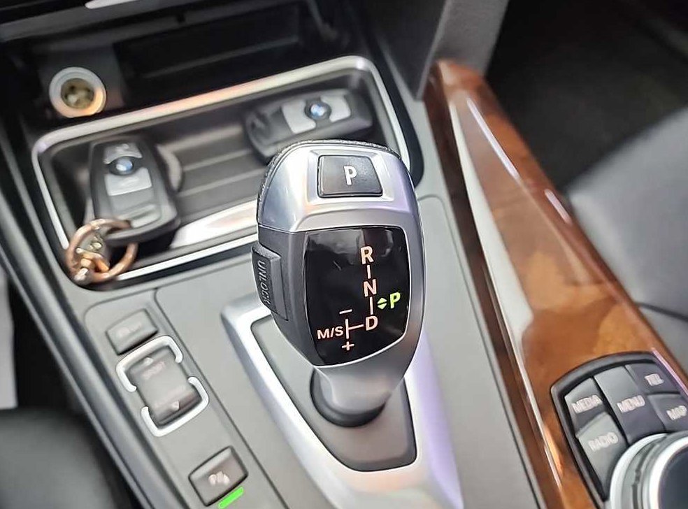 BMW 3시리즈 320d 사진 8