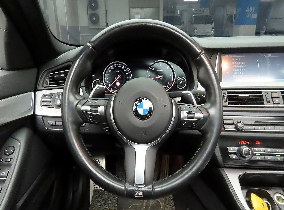 BMW 5시리즈 530d xDrive 사진 7