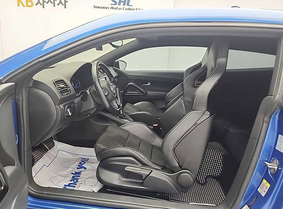 폭스바겐 시로코 2.0 TSI R 사진 11
