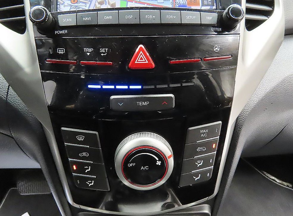 KG모빌리티(쌍용)  티볼리 가솔린 2WD 1.6 VX 사진 15