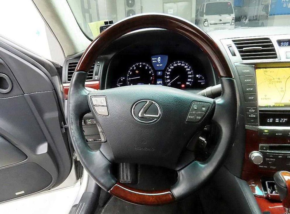 렉서스 LS AWD 사진 7