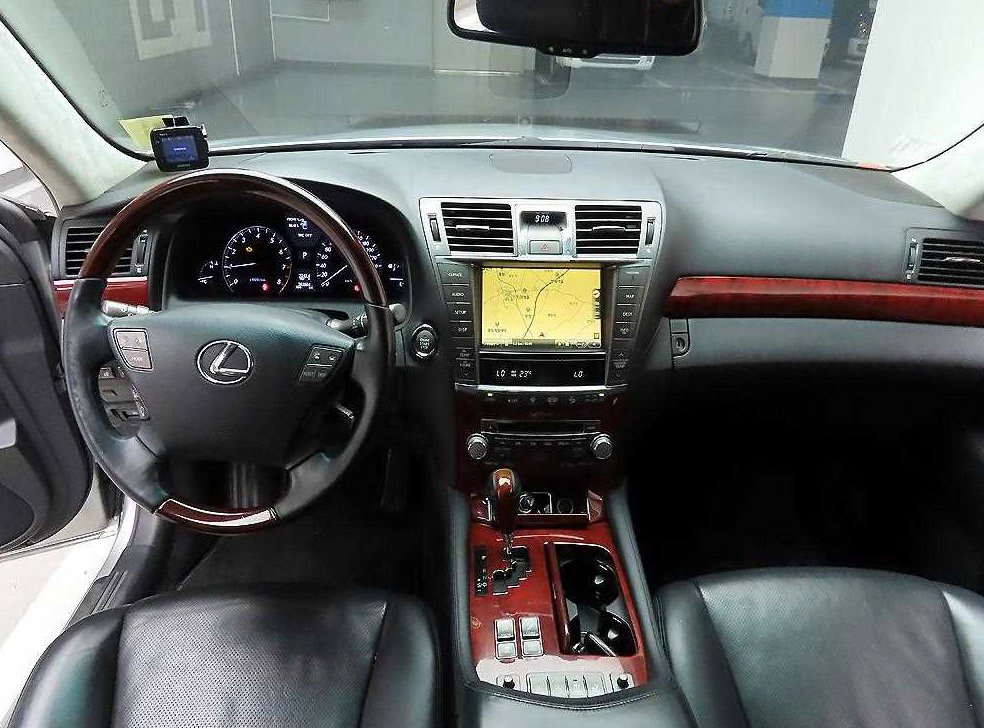 렉서스 LS AWD 사진 8