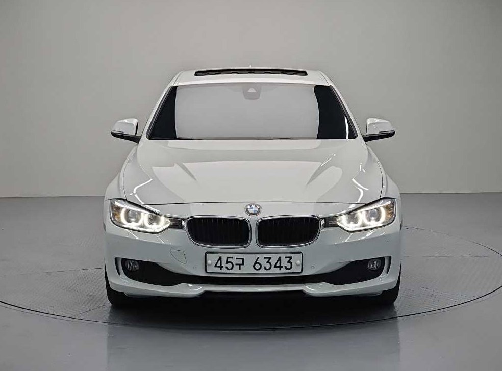 BMW 3시리즈 320d 사진 2