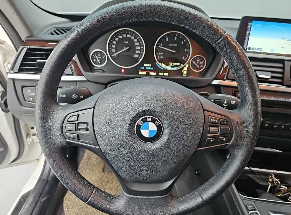 BMW 3시리즈 320d 사진 9